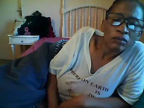 Snapshot of bustybillies chatting on 03.08.25 bustybillies online show from 03.08.25