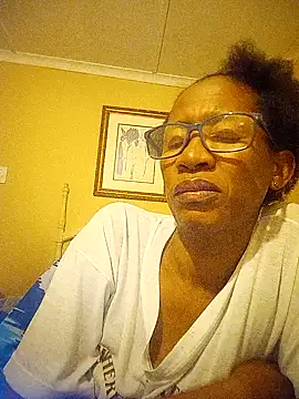 Snapshot of bustybillies chatting on 10.03.25 bustybillies online show from 10.03.25