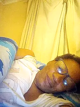 Snapshot of bustybillies chatting on 10.11.25 bustybillies online show from 10.11.25