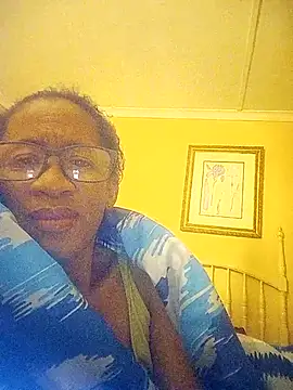 Snapshot of bustybillies chatting on 10.19.25 bustybillies online show from 10.19.25