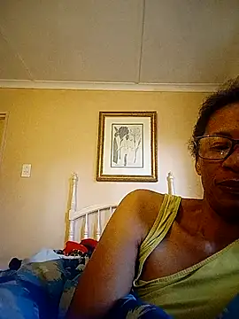 Snapshot of bustybillies chatting on 10.19.25 bustybillies online show from 10.19.25