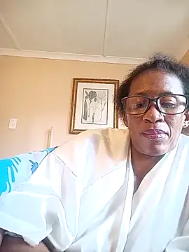 Snapshot of bustybillies chatting on 10.21.25 bustybillies online show from 10.21.25