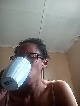 Snapshot of bustybillies chatting on 10.26.25 bustybillies online show from 10.26.25