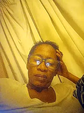 Snapshot of bustybillies chatting on 11.19.25 bustybillies online show from 11.19.25