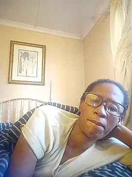 Snapshot of bustybillies chatting on 11.21.25 bustybillies online show from 11.21.25