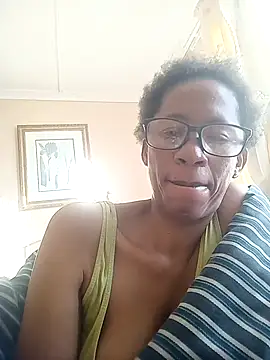 Snapshot of bustybillies chatting on 11.22.25 bustybillies online show from 11.22.25