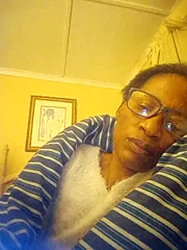 Snapshot of bustybillies chatting on 11.25.25 bustybillies online show from 11.25.25