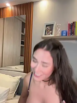 Snapshot of FridaKlein chatting on 02.25.25 FridaKlein online show from 02.25.25