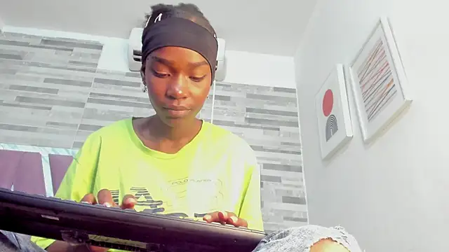 ebony march online show from 10.29.25