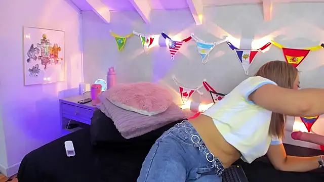 Snapshot of Martina_Miiller chatting on 06.17.26 Martina Miiller online show from 06.17.26