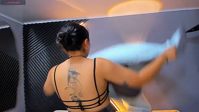 Laia and Aloby online show from 05.05.26