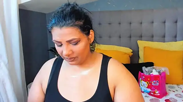 Snapshot of AmyCubes chatting on 06.15.26 AmyCubes online show from 06.15.26