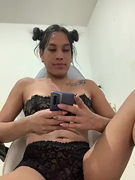 Snapshot of Emiily_Miller chatting on 12.18.24 Emiily Miller online show from 12.18.24