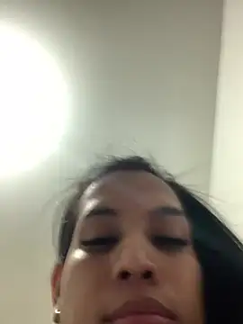 Snapshot of Emiily_Miller chatting on 12.20.24 Emiily Miller online show from 12.20.24