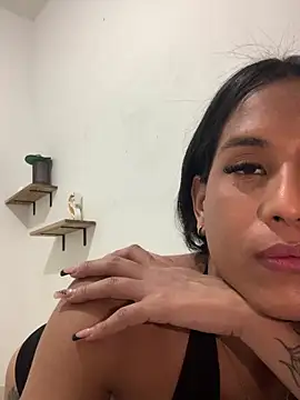 Snapshot of Emiily_Miller chatting on 12.20.24 Emiily Miller online show from 12.20.24