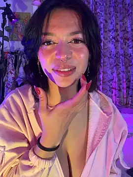 Kitty arts online show from 04.25.26