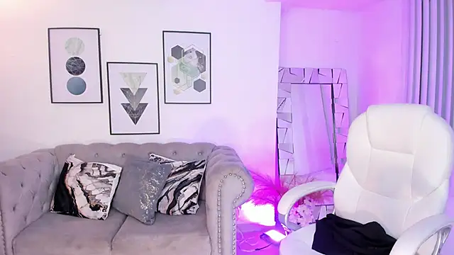 kendaall jenner  online show from 01.17.25