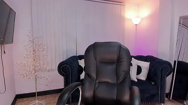 kendaall jenner  online show from 02.07.25