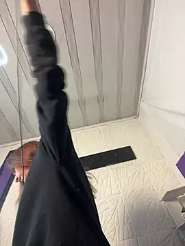 Nikol Rang   online show from 02.13.25