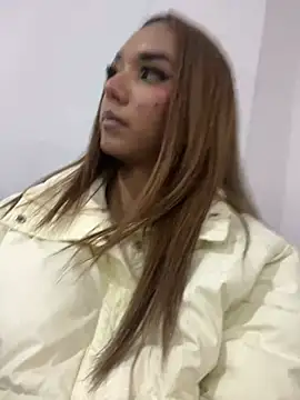 Nikol Rang   online show from 02.19.25