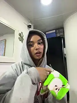 Nikol Rang   online show from 02.23.25