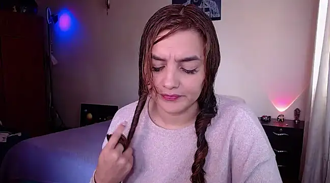 Snapshot of Lu_perez chatting on 02.22.25 Lu perez online show from 02.22.25