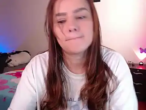 Snapshot of Lu_perez chatting on 03.11.25 Lu perez online show from 03.11.25