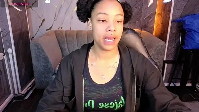 Violeth b online show from 10.31.25