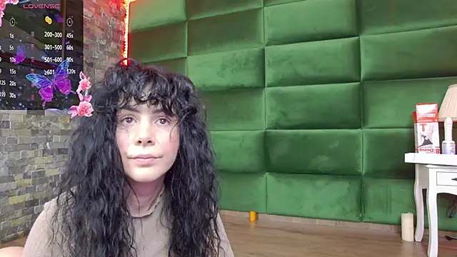 Snapshot of SelenSummer chatting on 02.13.26 SelenSummer online show from 02.13.26