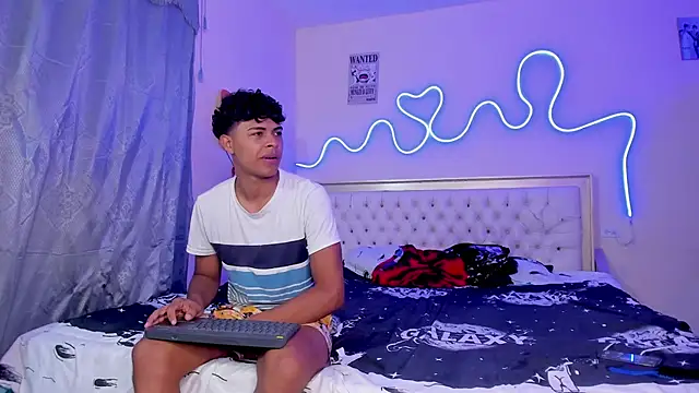 Snapshot of dafnezahiraa_ chatting on 09.19.25 dafnezahiraa  online show from 09.19.25