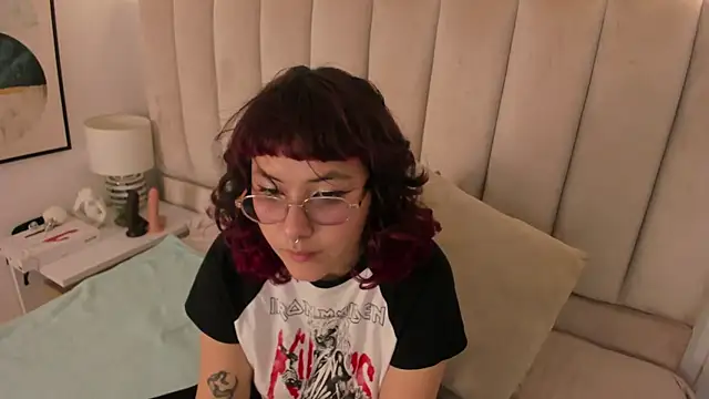 Snapshot of Haru_Bonny chatting on 11.28.25 Haru Bonny online show from 11.28.25