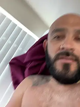 Snapshot of tylergigo chatting on 03.18.25 tylergigo online show from 03.18.25