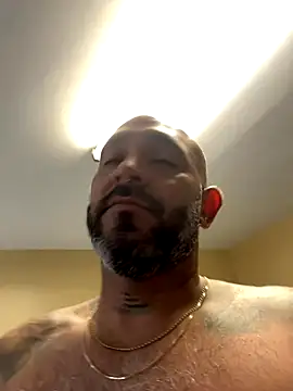 Snapshot of tylergigo chatting on 10.24.25 tylergigo online show from 10.24.25