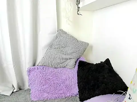 Snapshot of santy-kitty chatting on 01.13.25 santy-kitty online show from 01.13.25