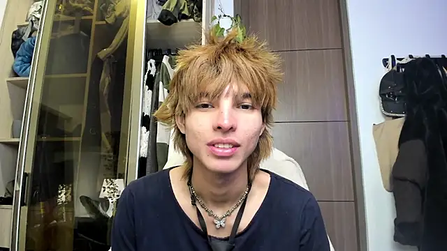 Snapshot of santy-kitty chatting on 02.27.25 santy-kitty online show from 02.27.25