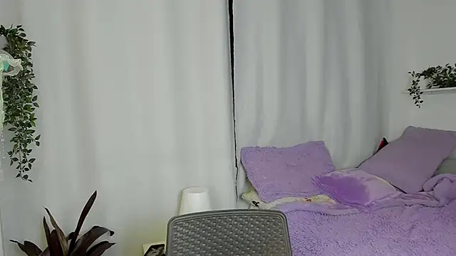 Snapshot of santy-kitty chatting on 09.28.25 santy-kitty online show from 09.28.25