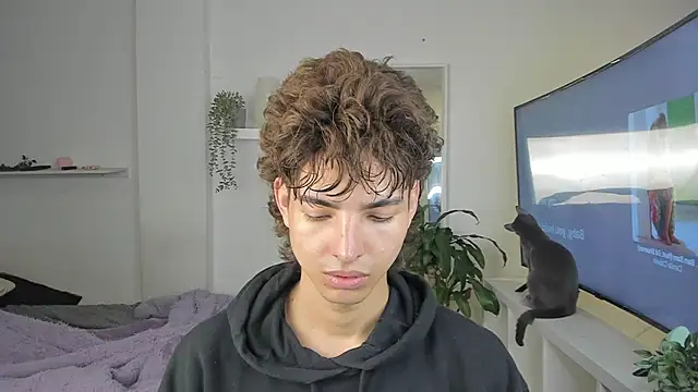 Snapshot of santy-kitty chatting on 11.19.25 santy-kitty online show from 11.19.25