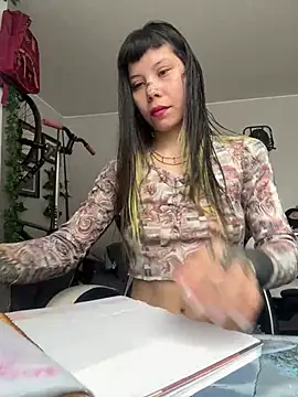 Snapshot of EemaHaruki chatting on 02.21.25 EemaHaruki online show from 02.21.25