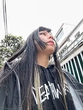 Snapshot of EemaHaruki chatting on 10.01.25 EemaHaruki online show from 10.01.25