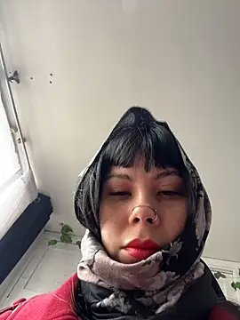 Snapshot of EemaHaruki chatting on 11.19.25 EemaHaruki online show from 11.19.25