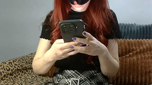 Snapshot of DiamondAssCeyda chatting on 12.15.25 DiamondAssCeyda online show from 12.15.25