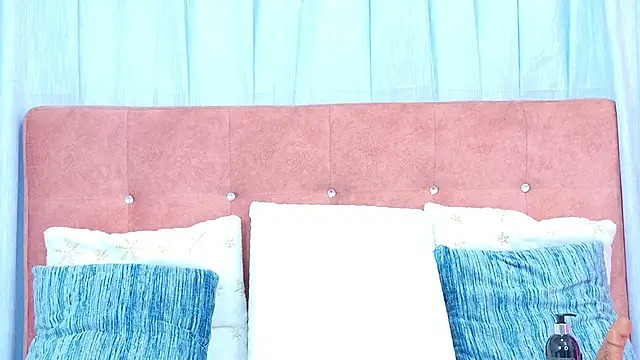 AlliciaKim online show from 10.31.25