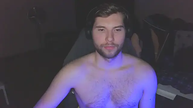 Snapshot of Ironman220 chatting on 03.05.25 Ironman220 online show from 03.05.25