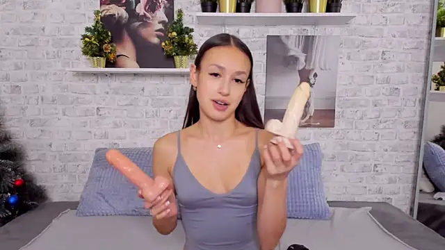 Snapshot of ChloeTeles_ chatting on 12.28.24 ChloeTeles  online show from 12.28.24