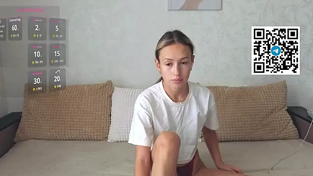 Snapshot of ChloeTeles_ chatting on 06.19.26 ChloeTeles online show from 06.19.26