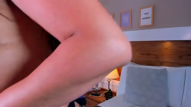 EmaBakker online show from 02.10.26