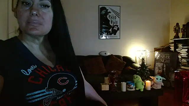 Snapshot of mandaloriangirls chatting on 12.18.25 mandaloriangirls online show from 12.18.25