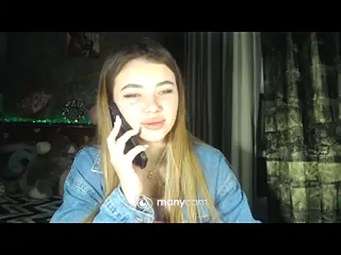 Snapshot of BonnyShy chatting on 02.07.25 BonnyShy online show from 02.07.25