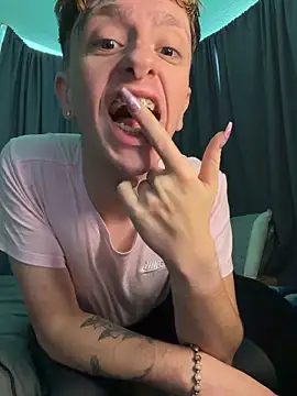 twentywithafelonyy online show from 06.15.26