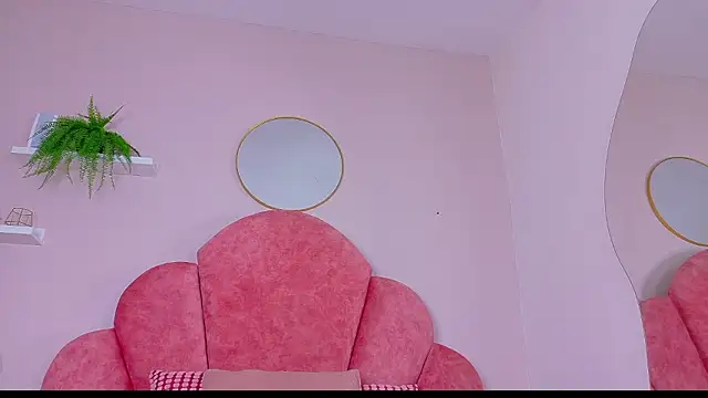 Snapshot of ParisFox_ chatting on 02.24.26 ParisFox online show from 02.24.26